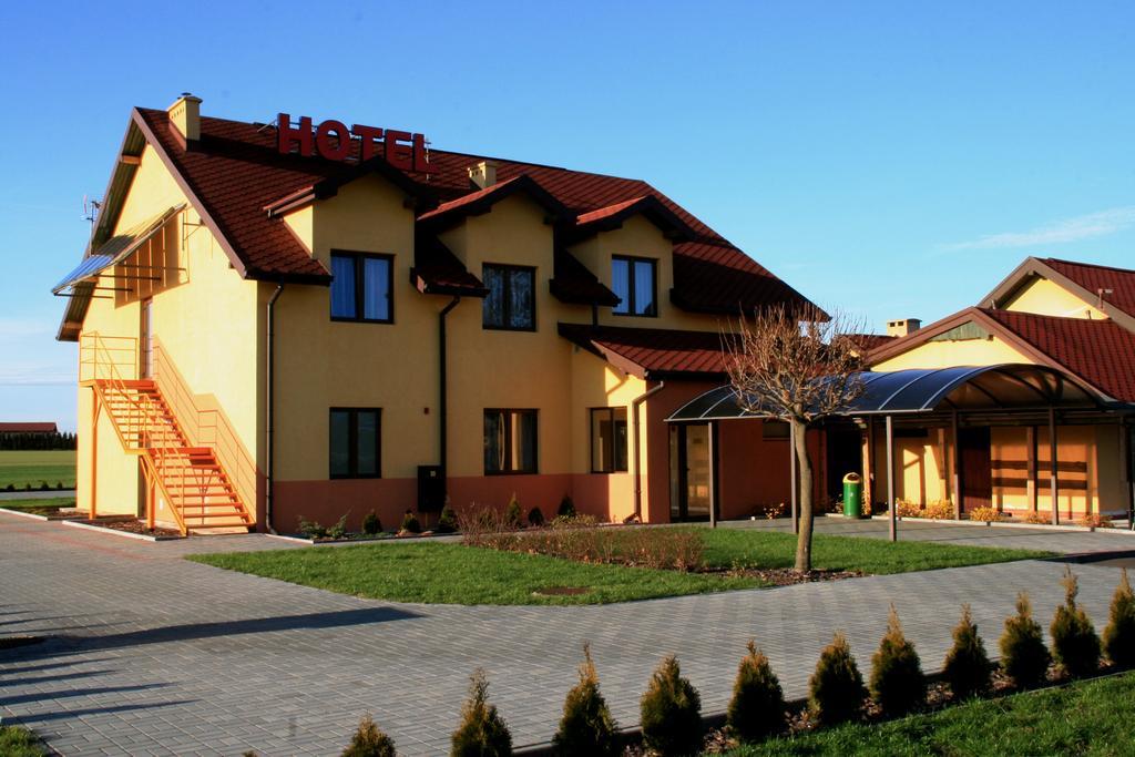 Hotel Kuznia Oberza Polska Łysomice Esterno foto