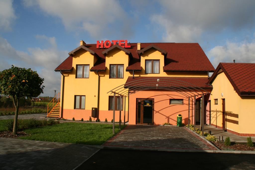 Hotel Kuznia Oberza Polska Łysomice Esterno foto